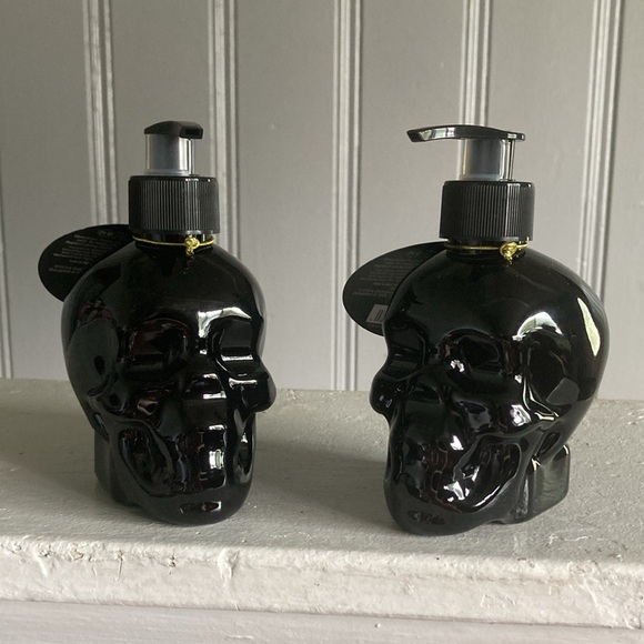NWT 2 Black Skull 💀 Shaped -Blackberry Sage Scented Maison De Base Hand Soaps - Picture 9 of 16